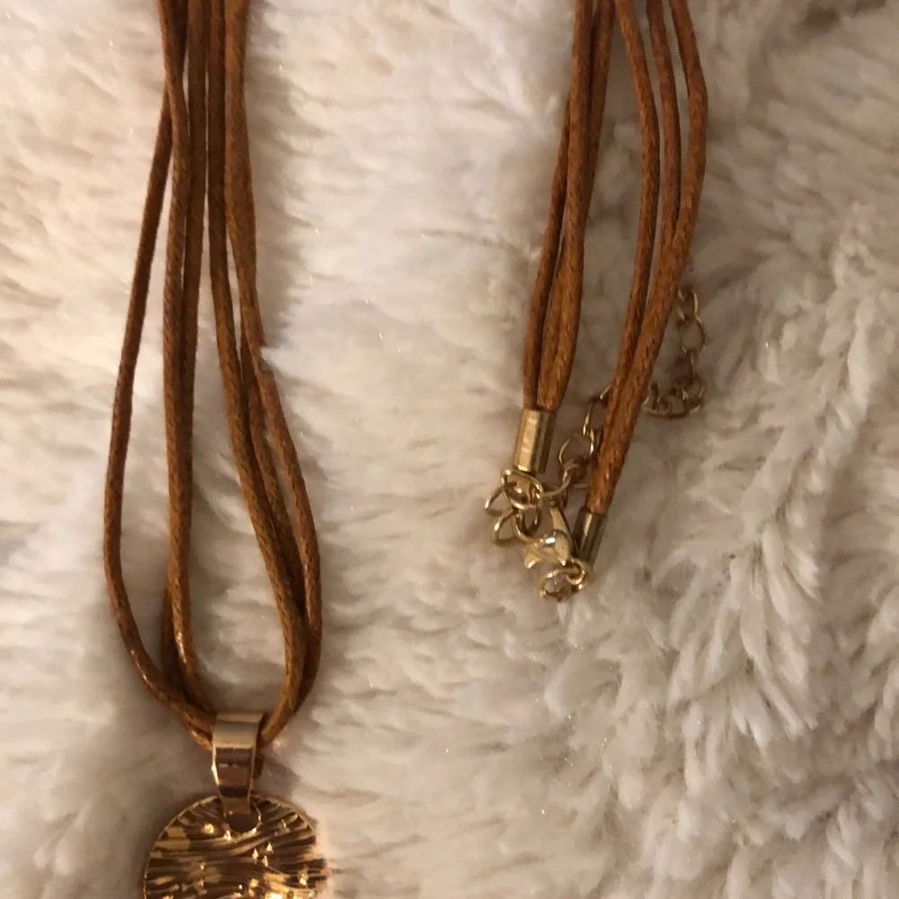 Paparazzi Faux Rose Gold and Pearl Earrings/Necklaces/Ring Jewelry Set - Picture 6 of 6
